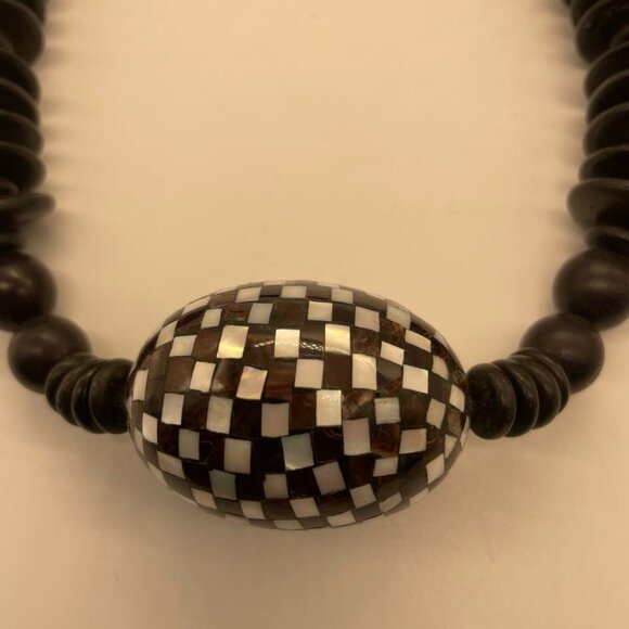 NWOT Black Wood Bead Necklace with Mother of Pearl Covered Center Bead - Picture 7 of 8